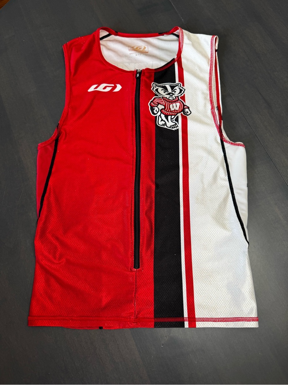 University of WI Cycling Jersey Men Medium Madison Bucky 3/4 zip Badgers Wisco